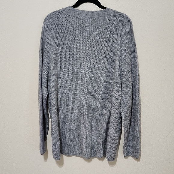 Elizabeth and James V-Neck Sweater in Gray and White - Picture 8 of 10